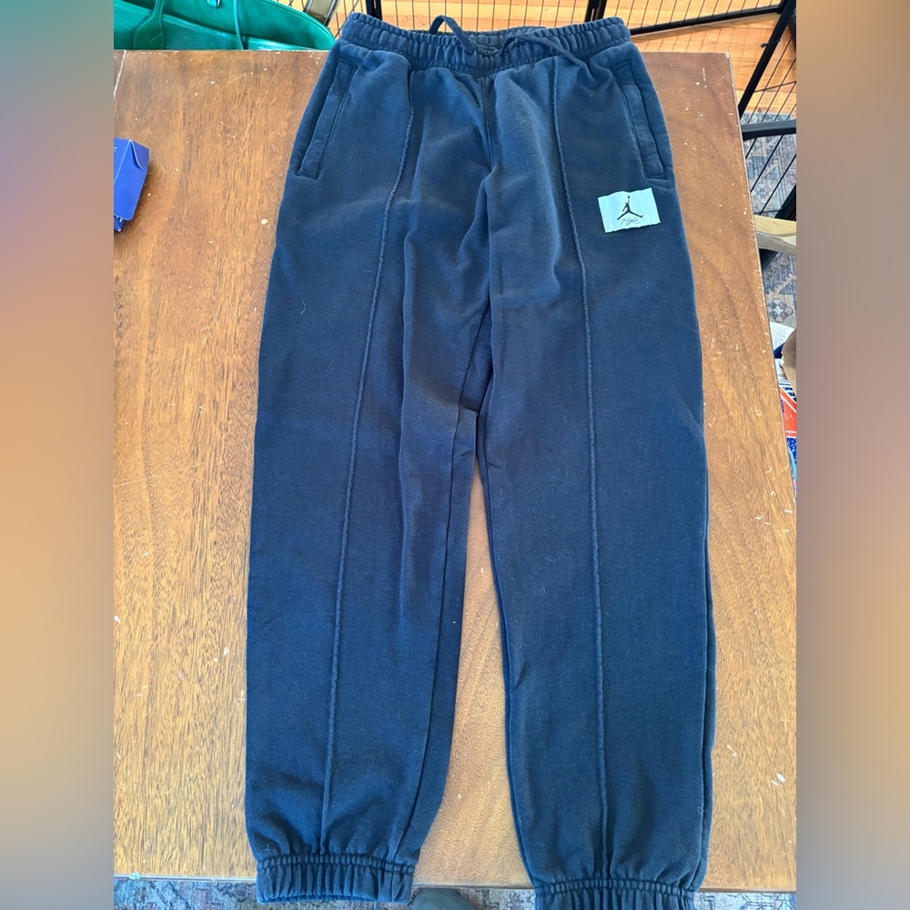 Jordan Women’s Fleece Sweatpants in Black size Small